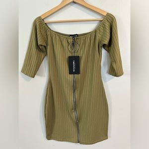 PrettyLittleThing 3/4 Sleeve Front Zip Mini Green Dress. New with tag